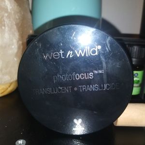 Wet n Wild photo focus powder